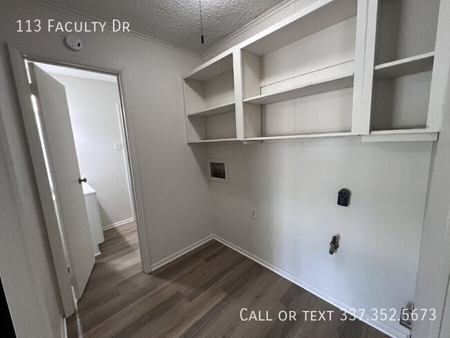 Foto del edificio - 113 Faculty Dr