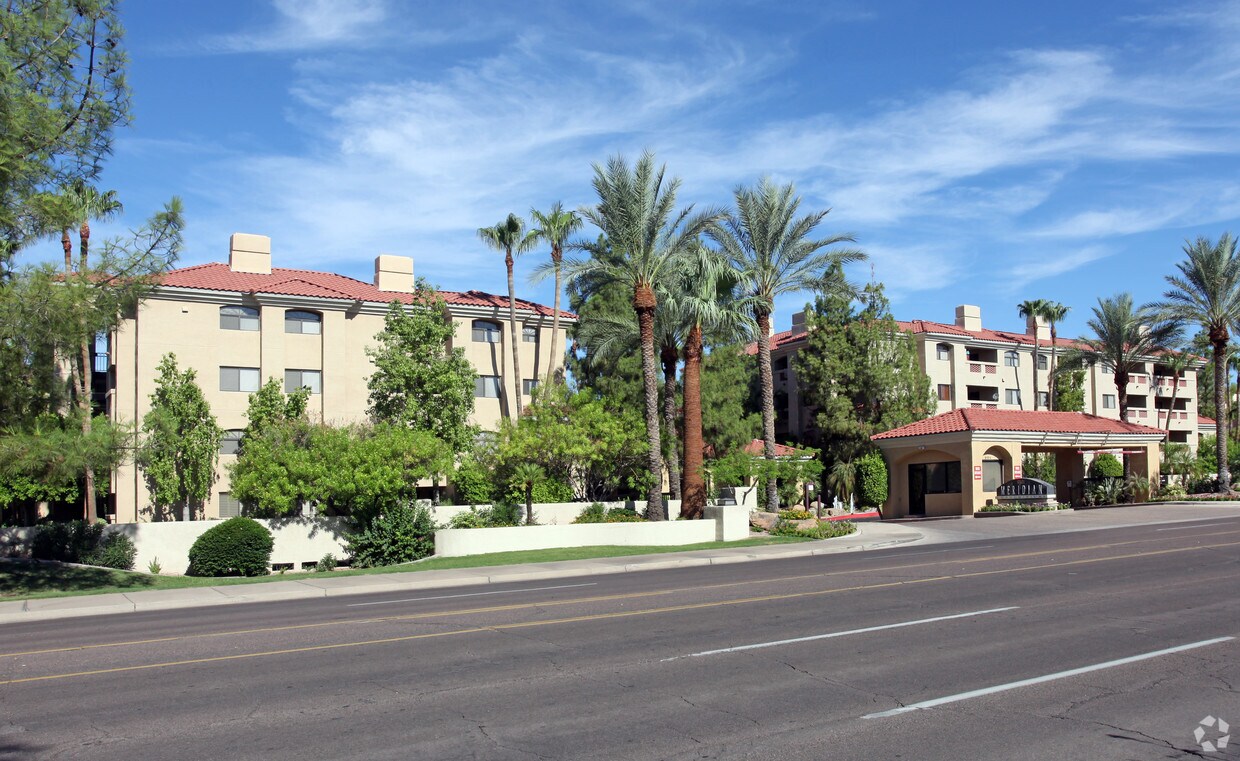 The Meridian At The Biltmore Apartments in Phoenix, AZ
