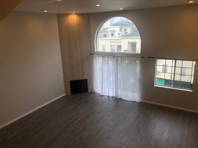 Building Photo - 12130 Ohio Ave