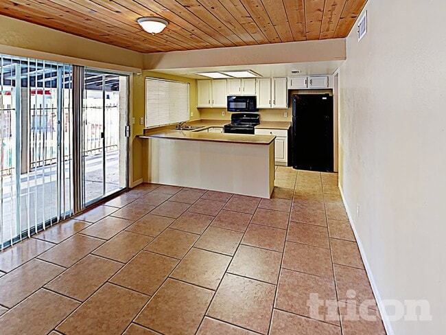 Building Photo - 927 W Kiva Ave