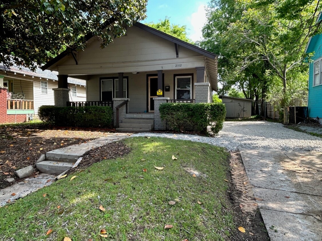Foto principal - 2512 E 11th Pl