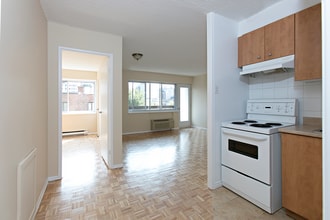 Building Photo - The Ramezay