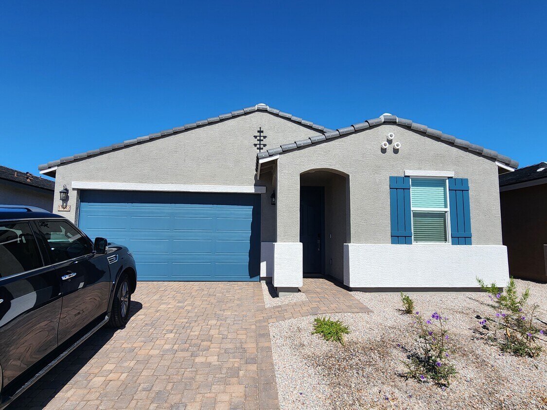 Foto principal - 17592 W Monroe St