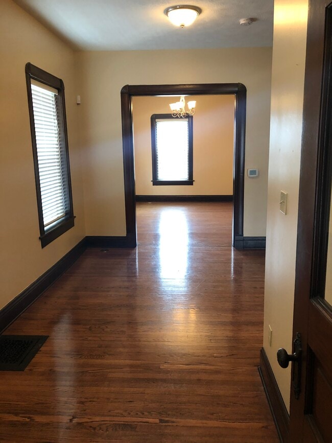 Building Photo - 1701 Park Ave