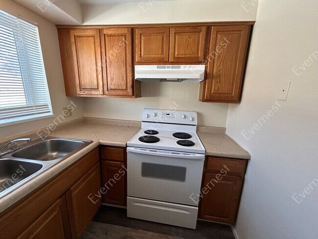 Foto del edificio - 1075 Magnolia St