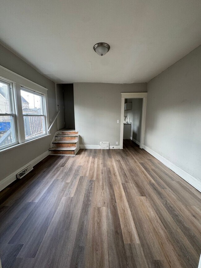 Foto del edificio - 421 Pritz Ave