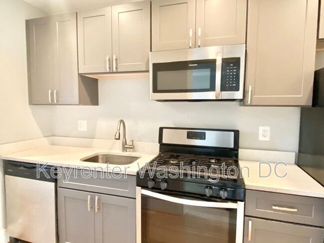 Foto del edificio - 1715 Montello Ave NE