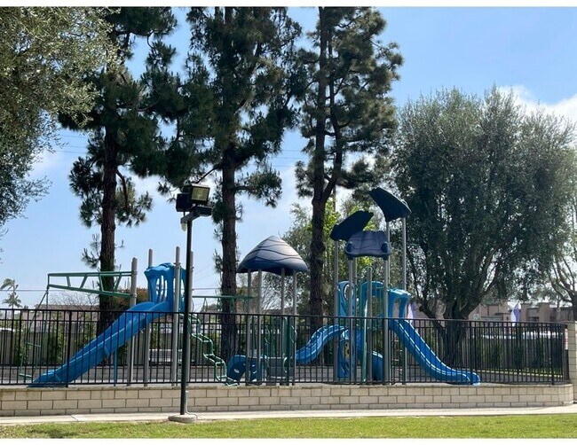 Foto del edificio - 19756 Kingswood Ln