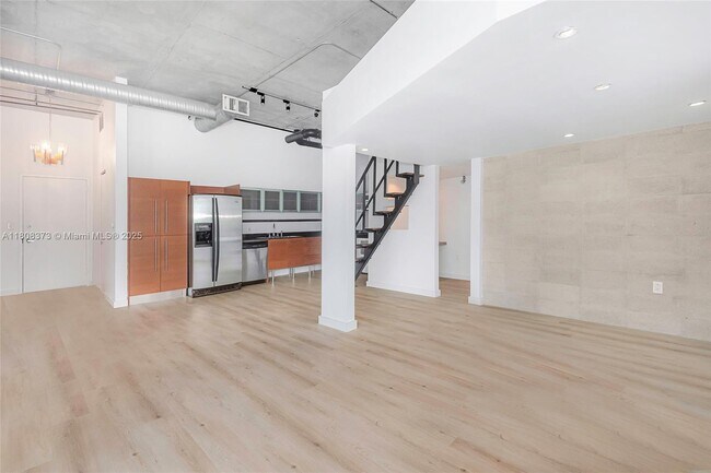Foto del edificio - 10 SW South River Dr