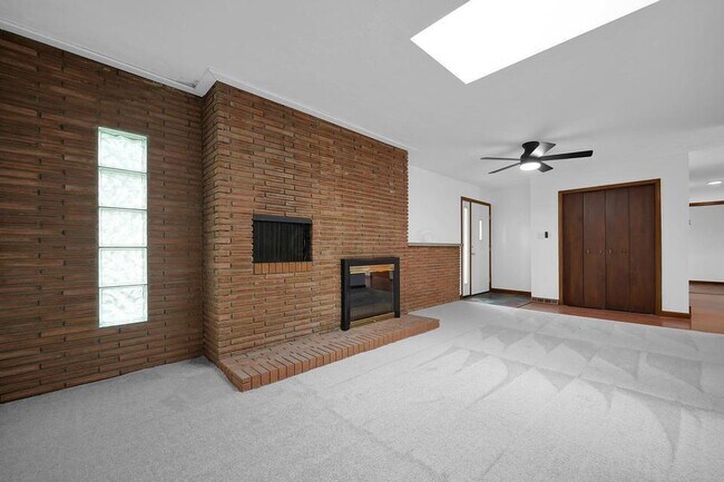 Foto del edificio - 760 Drummond Ct