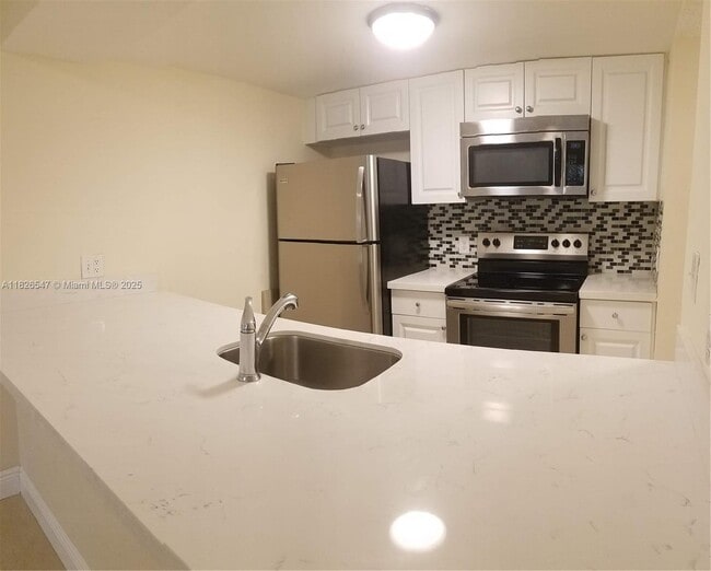 Building Photo - 8100 Geneva Ct