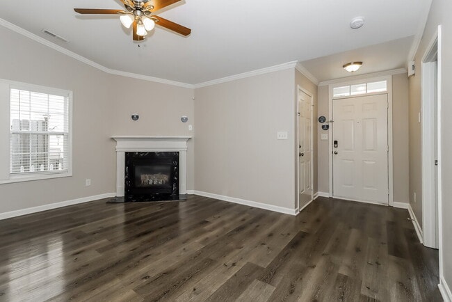 Building Photo - 633 Tribune Dr