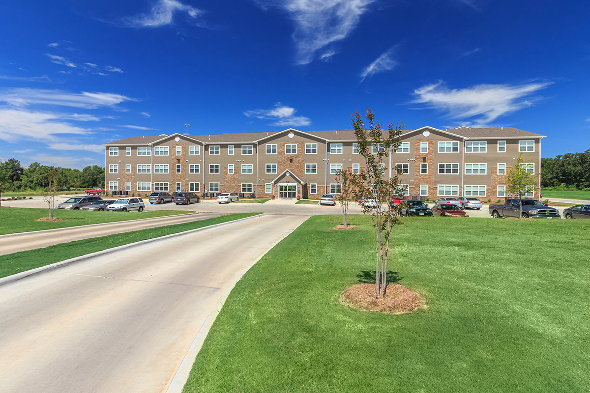 Primary Photo - Hunter's Chase Senior Apartments