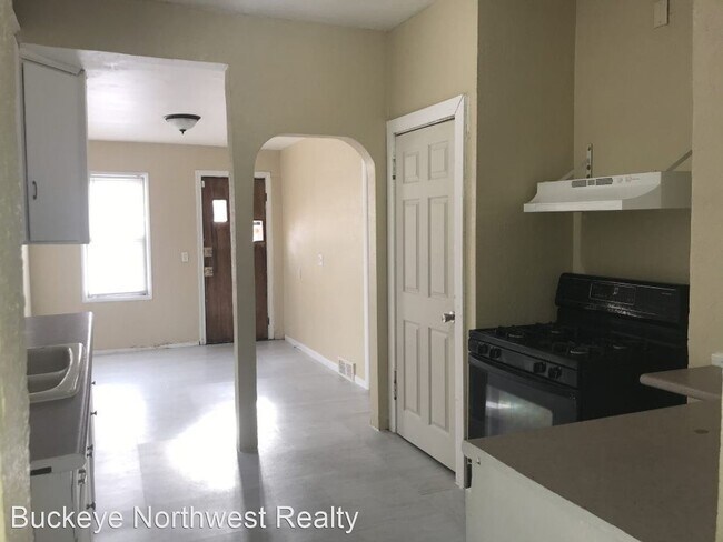 Building Photo - 3 br, 1 bath House - 1212 Vinal St