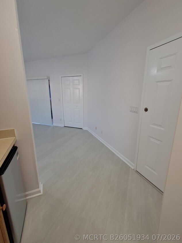 Foto del edificio - 8305 Mulligan Cir