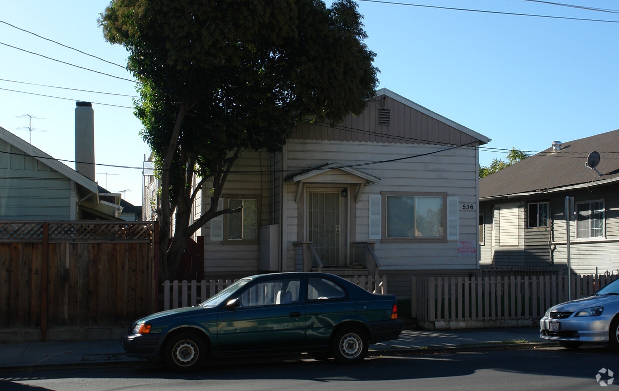 Primary Photo - 536 E St. James St