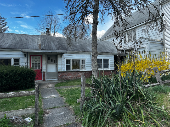 Building Photo - 79 Traver Rd