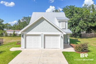 Building Photo - 27085 Park Dr