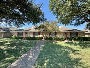 Building Photo - 5803 Roxanne Dr