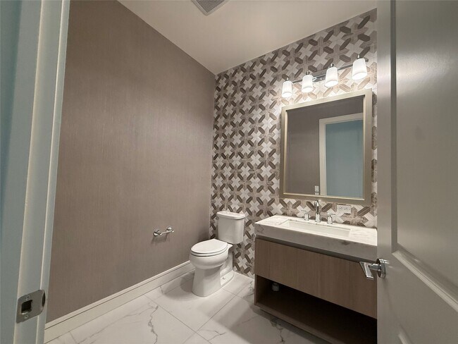 Foto del edificio - 2525 Turtle Creek Blvd