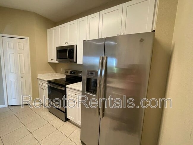 Building Photo - 7801 Point Meadows Dr