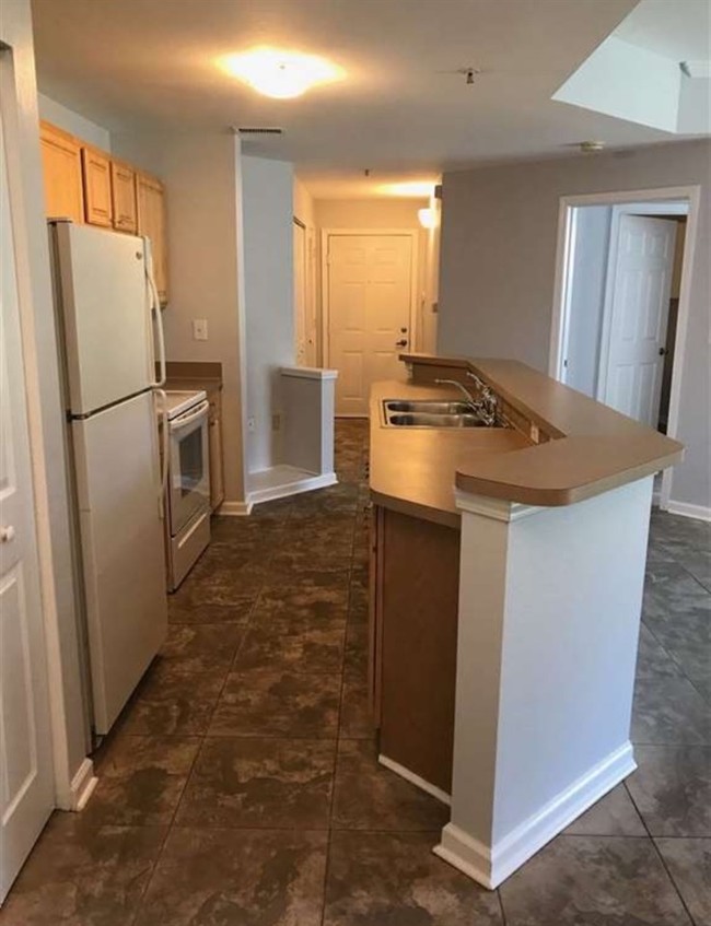 Building Photo - 440 S Villa San Marco Dr
