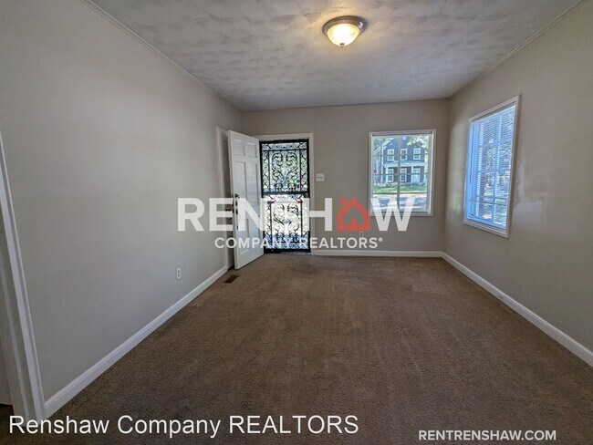 Foto del edificio - 3 br, 1 bath House - 3647 Douglass Ave