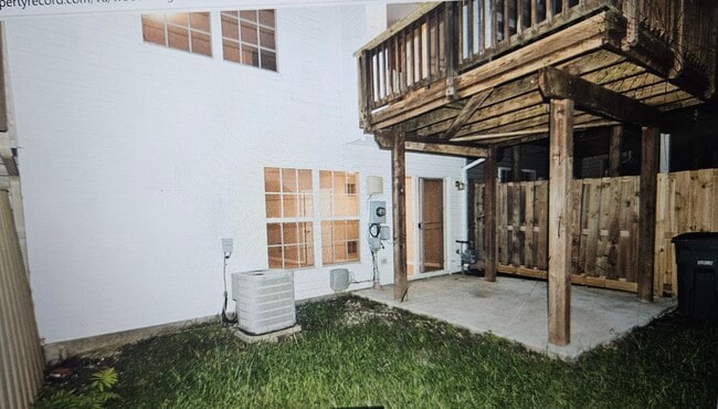 Building Photo - 15766 Nimes Ct