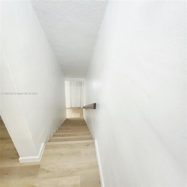 Foto del edificio - 1914 SW 17th Ct