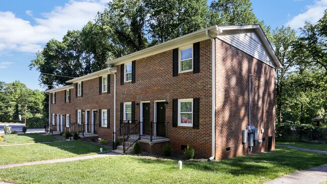 Foto del edificio - Hidden Creek Townhomes