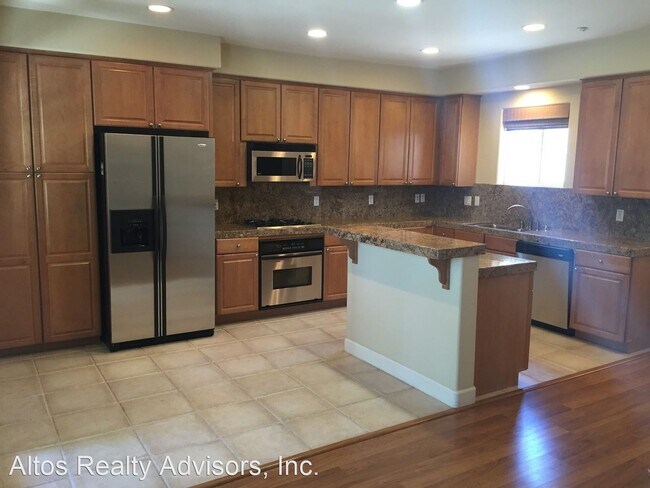 Building Photo - 4 br, 3.5 bath House - 313 Casselino Drive