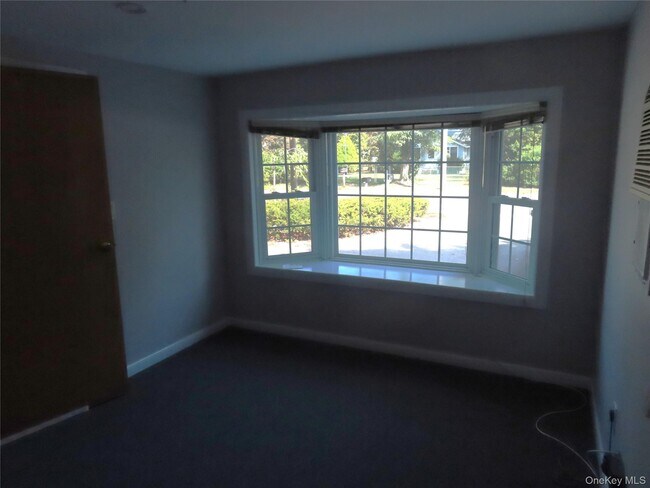 Foto del edificio - 1210 Smithtown Ave