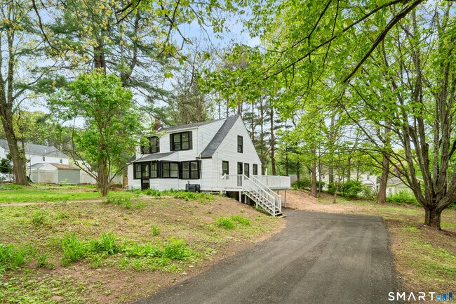 Foto del edificio - 1335 Wolf Hill Rd