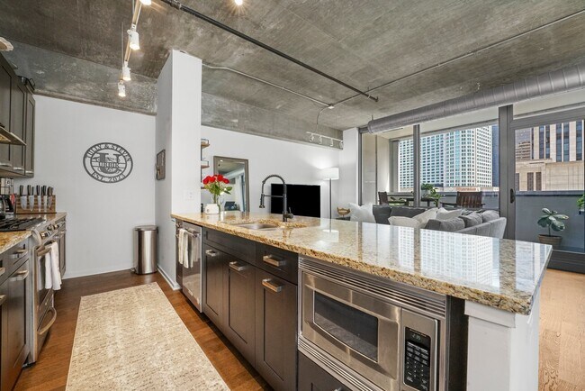 Foto del edificio - 240 E Illinois St