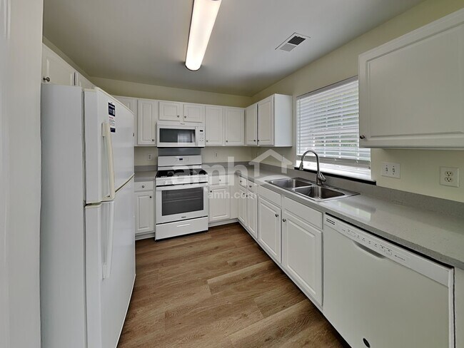 Foto del edificio - 9512 Chastain Walk Dr