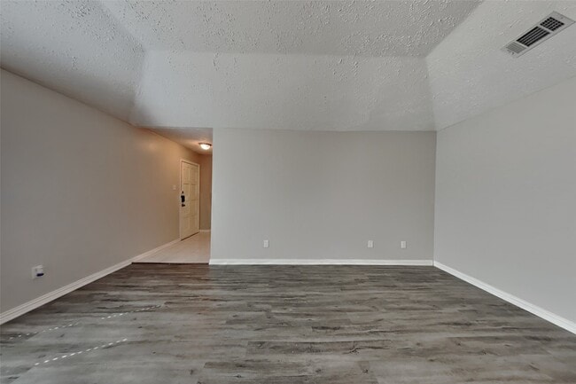 Building Photo - 16358 Maplemont Dr