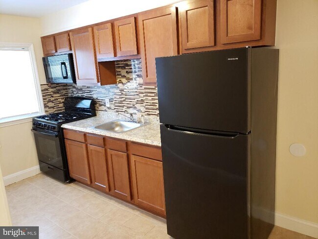 Foto del edificio - 5116 Hillburn Ave