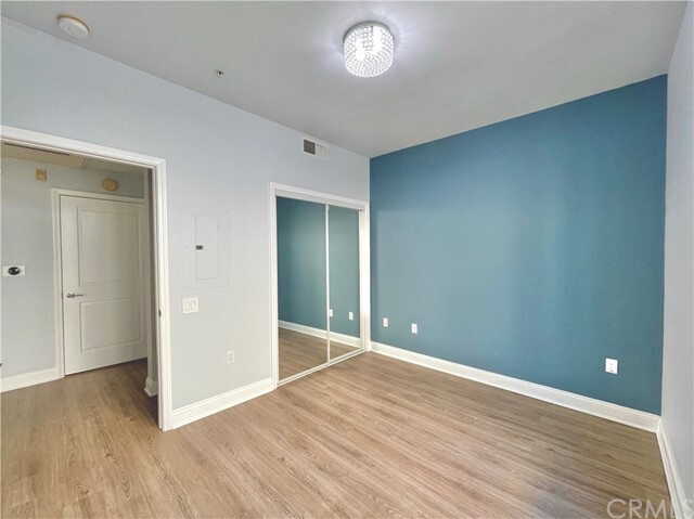 Building Photo - 6938 Laurel Canyon Blvd