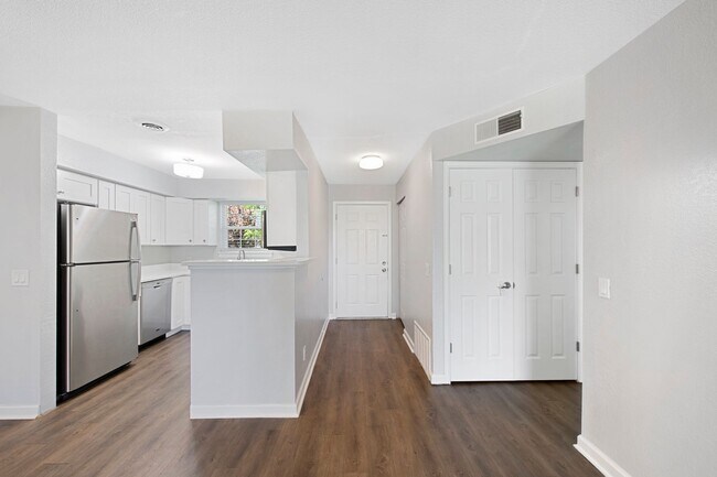 Foto del edificio - Beautiful 2 Bed 2 Bath Townhouse in Otero Ridge