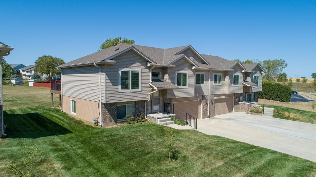 1604 Barrington Parkway Townhome Rentals in Papillion NE