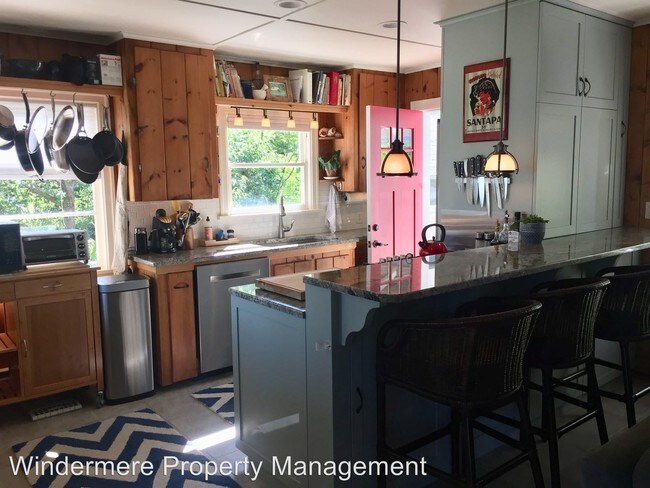 Foto del edificio - 1 br, 1 bath House - 6857 NE Eisenhardt Ln.