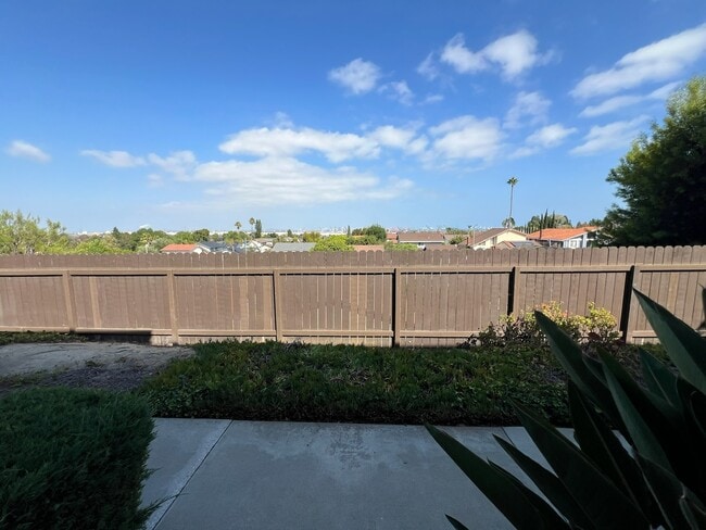 Building Photo - 28604 Friarstone Ct