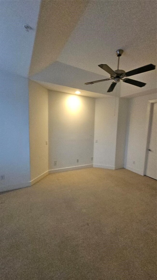 Building Photo - 2301 Camden Dr