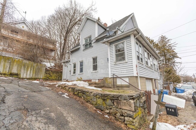 Building Photo - 314 Norwich Ave