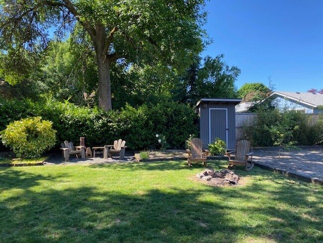 Foto del edificio - AVAILABLE FOR SHOWING ON 2/11