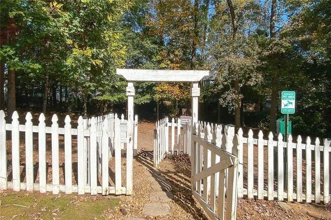 Foto del edificio - 1468 Briarwood Rd NE
