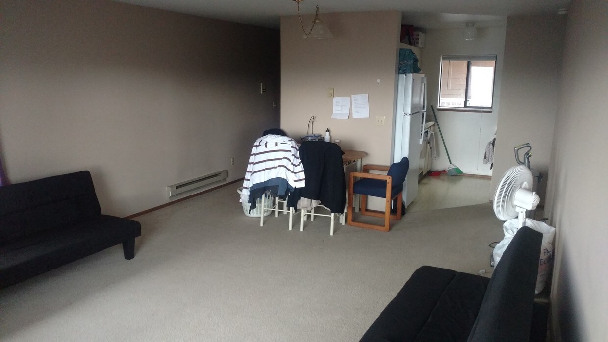 Living Room Wide View - 1203 NE 135th St
