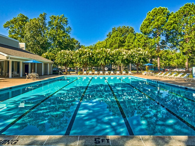 Building Photo - Compass at City Center