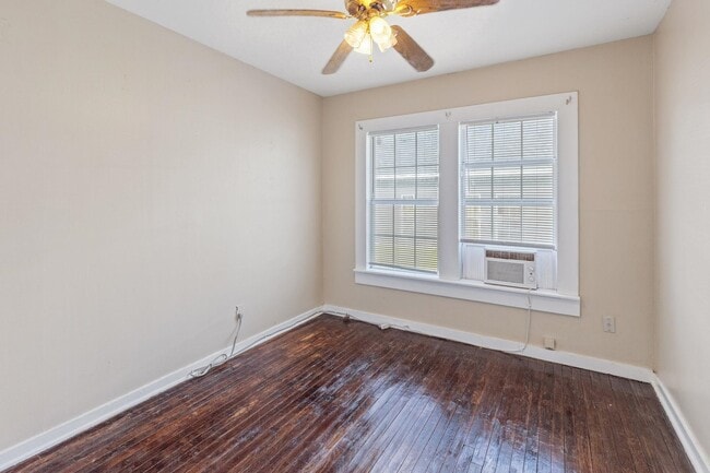 Building Photo - 420 Moss St