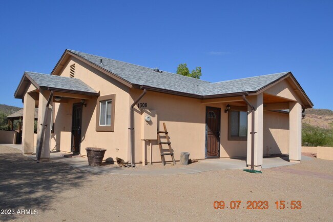 Building Photo - 1308 E Tonto St